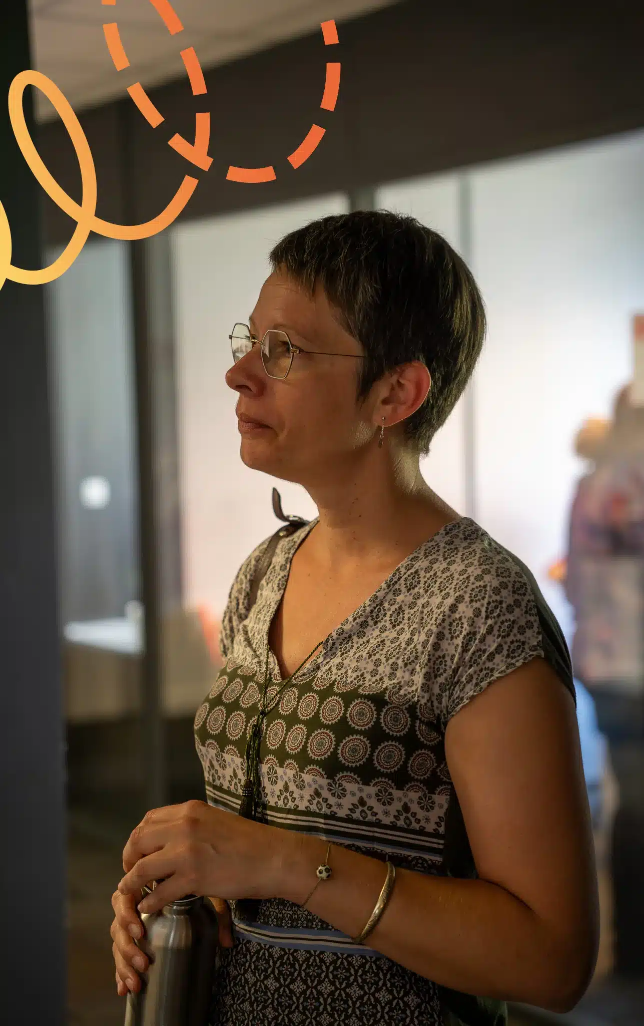 Collaboratrice dans ses pensées