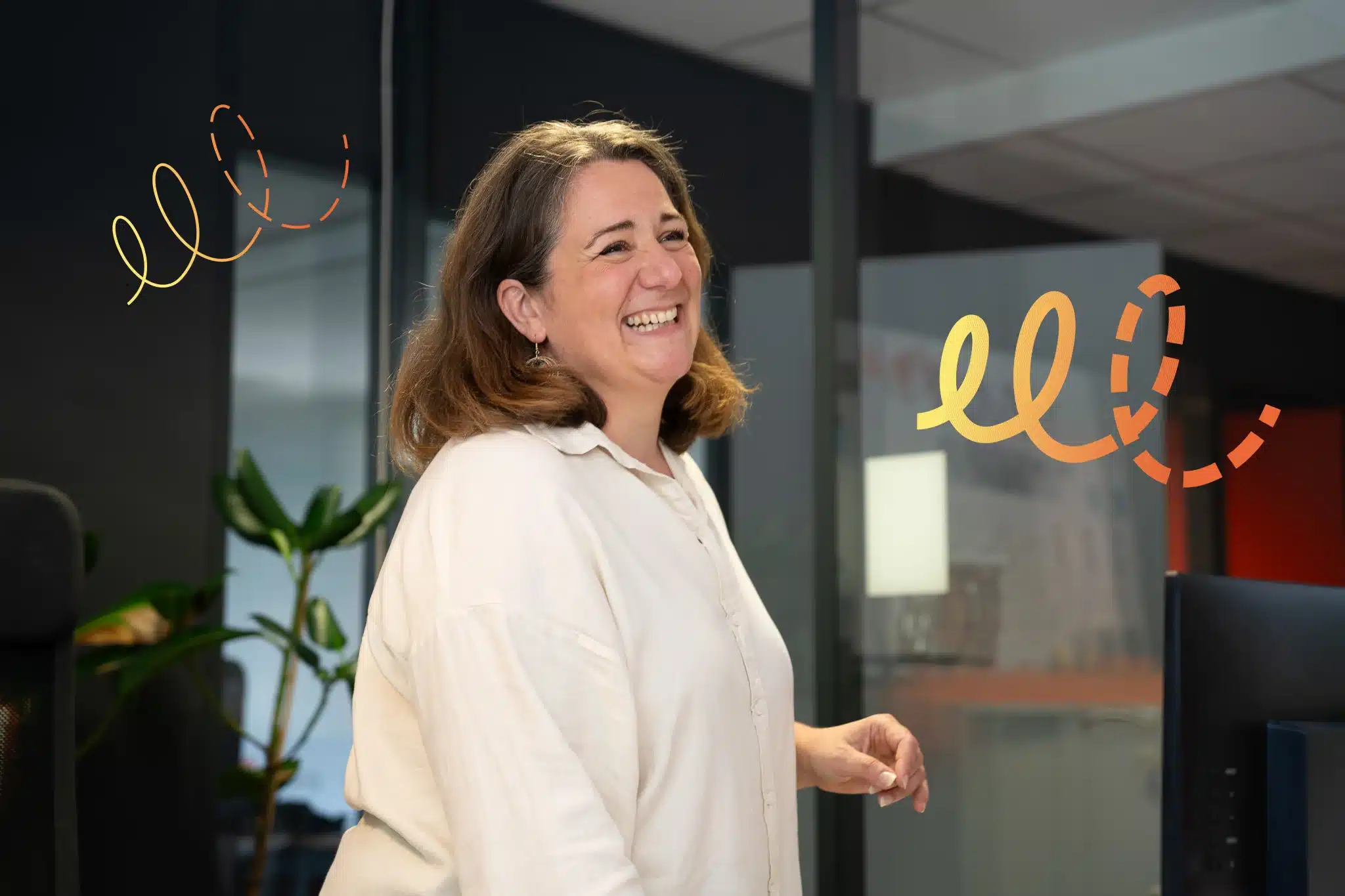 Collaboratrice souriante (2)