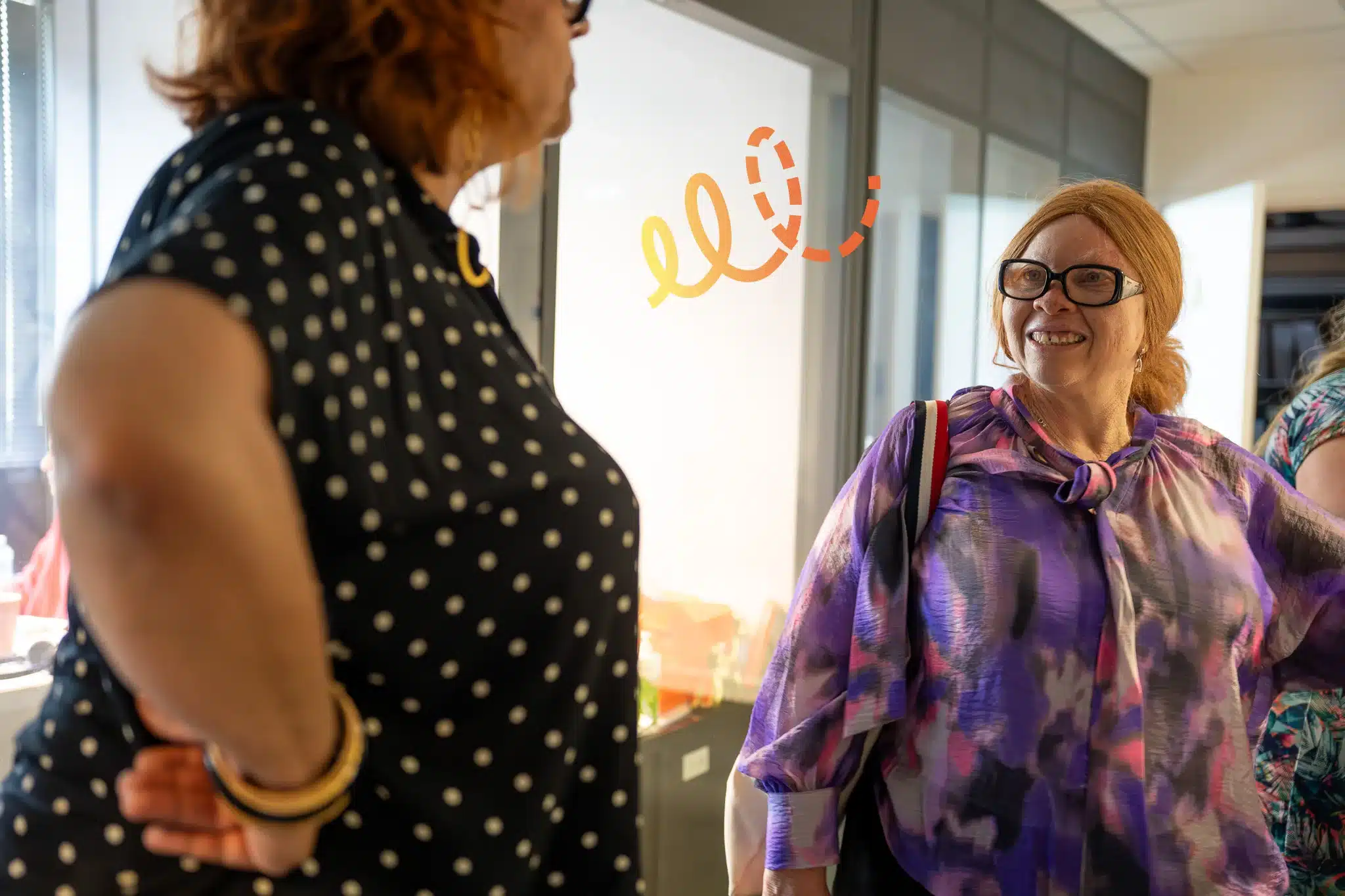 Collègues en pleine discussion